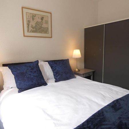 Central 2-Bed Flat In Edimburgo Exterior foto